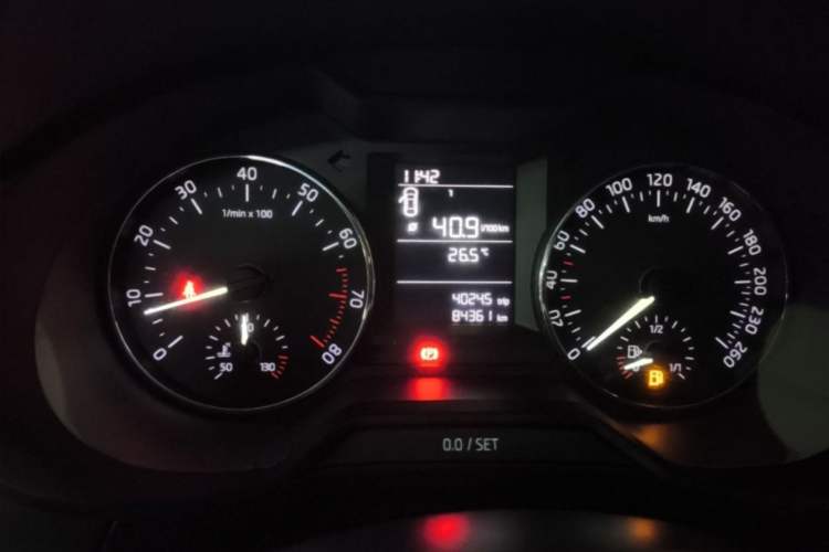 Used Skoda Octavia 2017 1.6L Manual Trend Edition Odometer Close Up