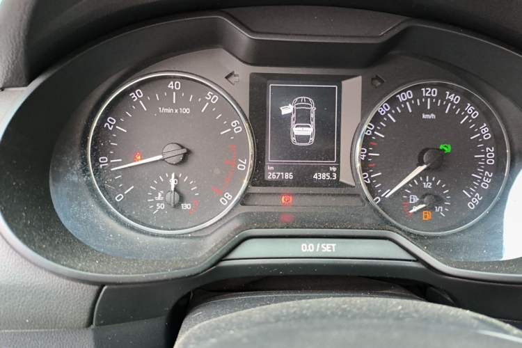 Used Skoda Octavia 2017 TSI280 DSG Smart Drive Edition Odometer Close Up