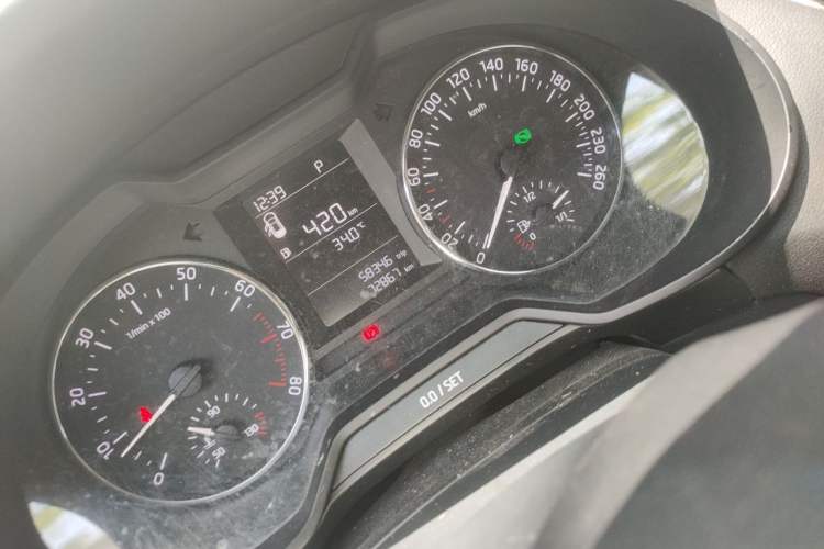 Used Skoda Octavia 2017 1.6L Automatic Chuanxing Edition Odometer Close Up