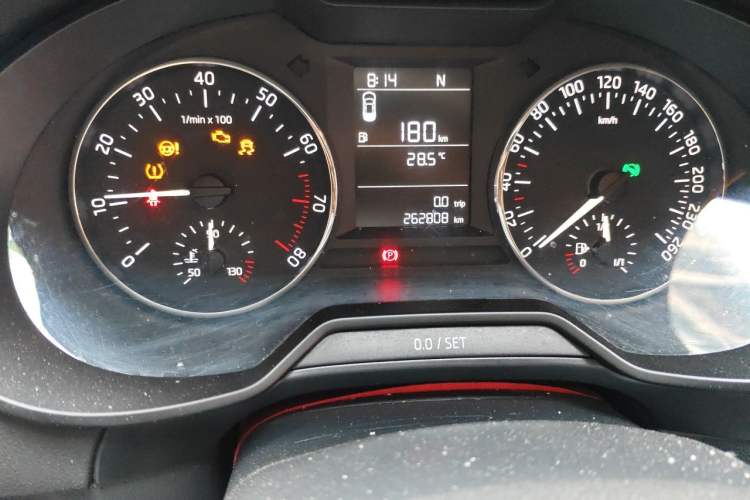 Used Skoda Octavia 2017 Classic Model 1.6L Automatic Standard Edition Odometer Close Up