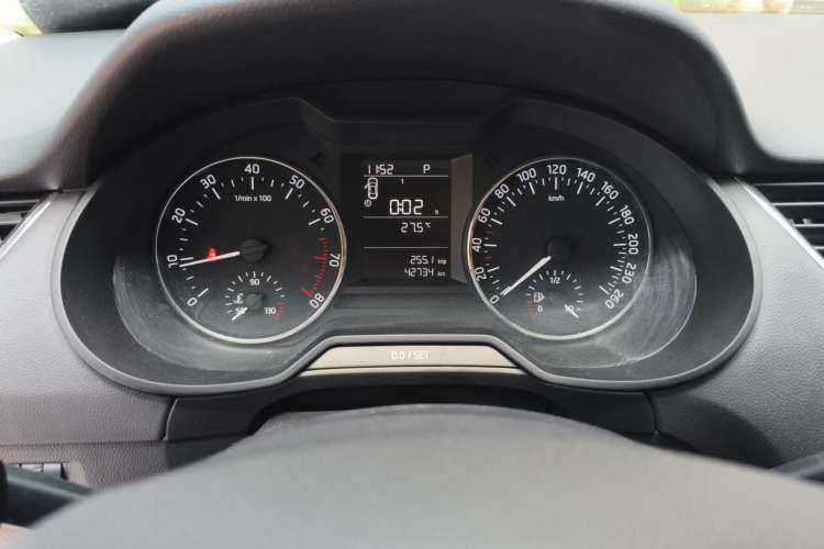 Used Skoda Octavia 2017 1.6L Automatic Chuanxing Edition Odometer Close Up
