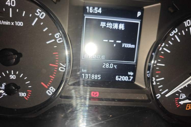 Used Skoda Octavia 2017 Classic Model 1.6L Automatic Comfort Edition Odometer Close Up
