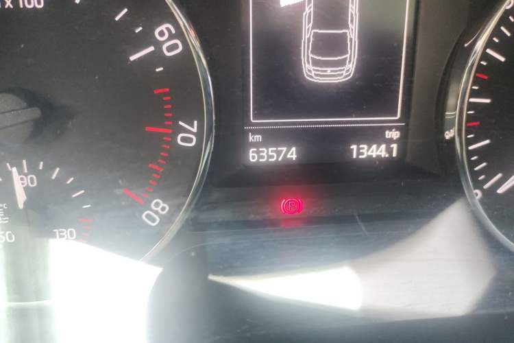 Used Skoda Octavia 2017 TSI280 DSG Smart Drive Edition Odometer Close Up