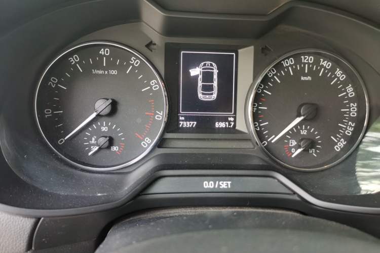 Used Skoda Octavia 2017 Classic Model 1.6L Manual Comfort Edition Odometer Close Up
