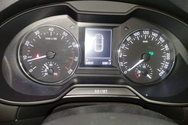 Used Skoda Octavia 2017 1.6L Automatic Smart Drive Edition Odometer Close Up