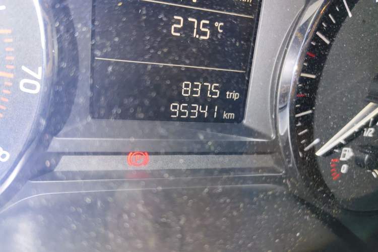 Used Skoda Octavia 2017 1.6L Automatic Chuanxing Edition Odometer Close Up