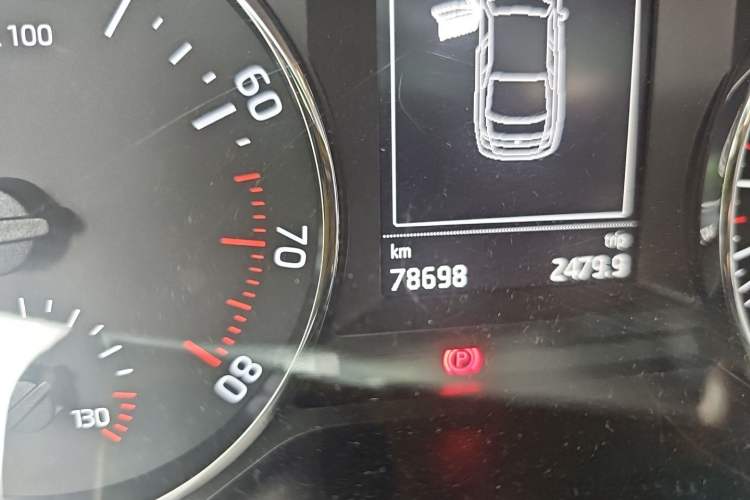 Used Skoda Octavia 2017 1.6L Automatic Smart Drive Edition Odometer Close Up