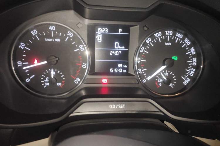 Used Skoda Octavia 2017 1.6L Automatic Chuanxing Edition Odometer Close Up