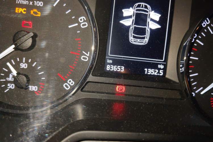 Used Skoda Octavia 2017 1.6L Automatic Smart Drive Edition Odometer Close Up