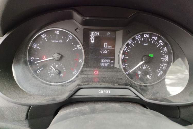 Used Skoda Octavia 2017 1.6L Automatic Chuanxing Edition Odometer Close Up