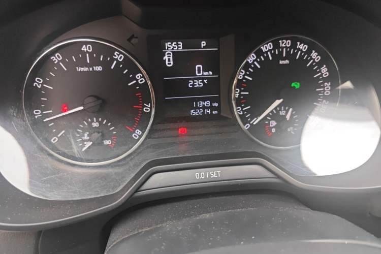 Used Skoda Octavia 2017 1.6L Automatic Chuanxing Edition Odometer Close Up