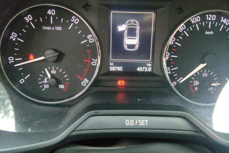 Used Skoda Octavia 2017 1.6L Automatic Smart Drive Edition Odometer Close Up
