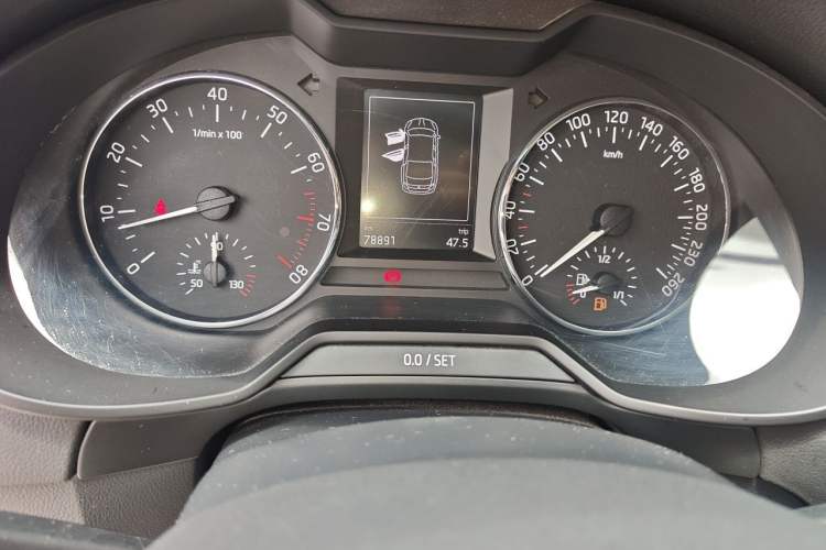 Used Skoda Octavia 2017 1.6L Manual Smart Drive Edition Odometer Close Up