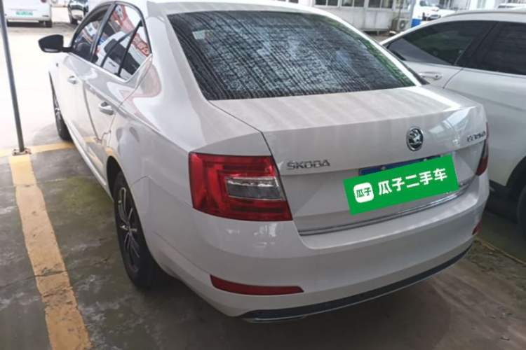 Used Skoda Octavia 2017 1.6L Automatic Smart Drive Edition Rear
