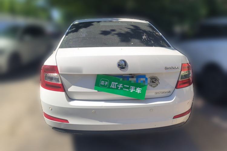 Used Skoda Octavia 2017 1.6L Automatic Front-Wheel Drive Model Rear