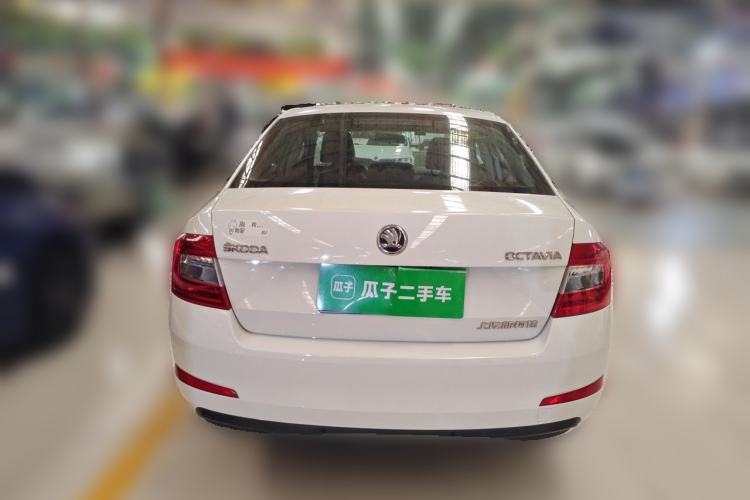 Used Skoda Octavia 2017 1.6L Automatic Front-Wheel Drive Model Rear