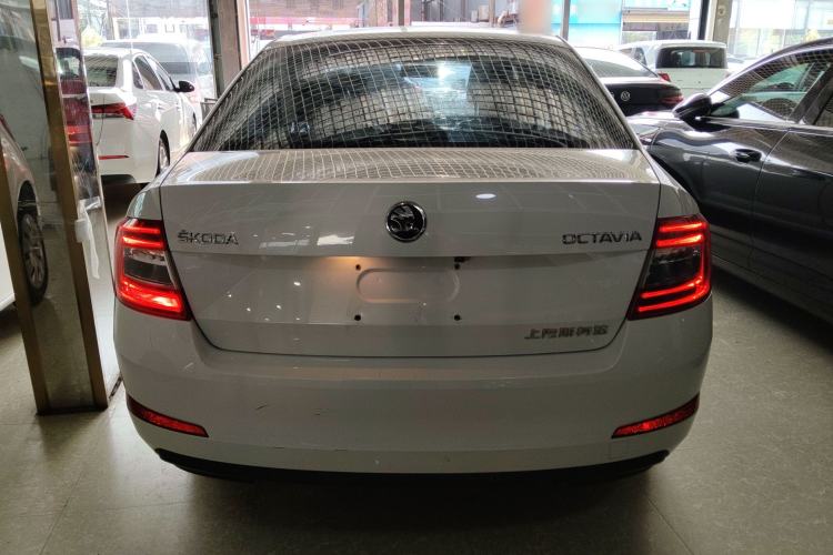 Used Skoda Octavia 2017 Classic Model 1.6L Automatic Comfort Edition Rear
