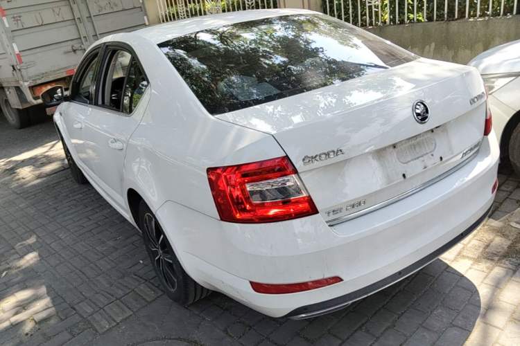 Used Skoda Octavia 2017 TSI280 DSG Smart Drive Edition Rear Left 45 Deg