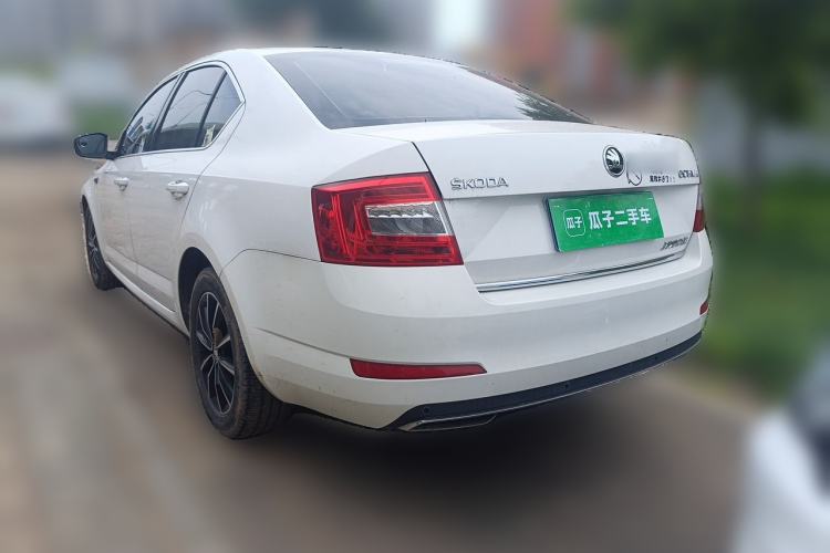 Used Skoda Octavia 2017 1.6L Manual Smart Drive Edition Rear Left 45 Deg