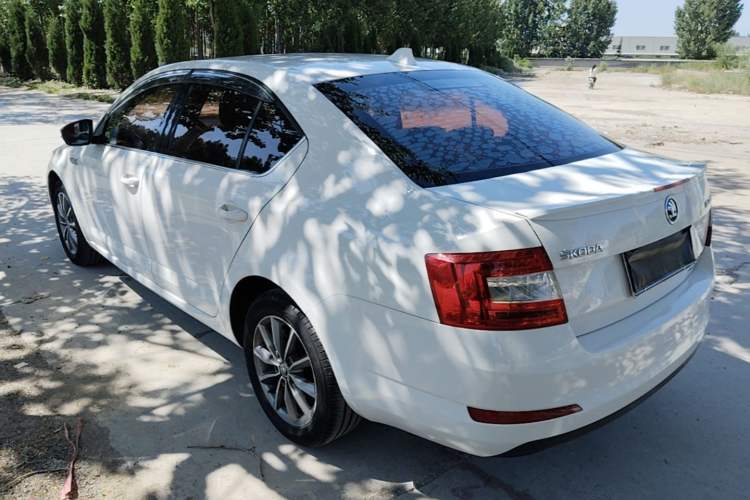 Used Skoda Octavia 2017 1.6L Manual Trend Edition Rear Left 45 Deg