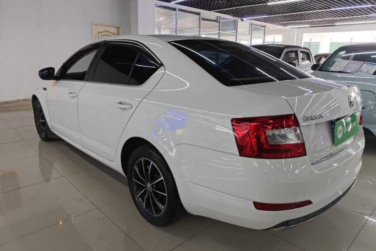 Used Skoda Octavia 2017 1.6L Manual Smart Drive Edition Rear Left 45 Deg