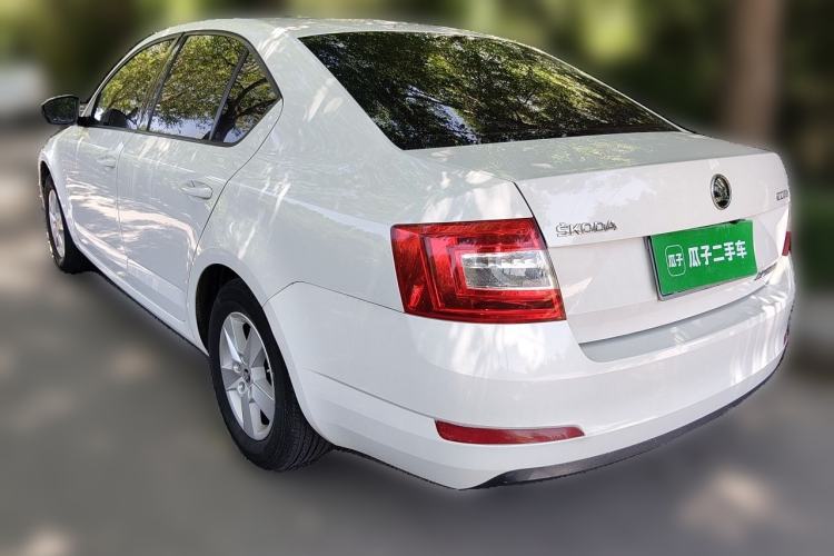 Used Skoda Octavia 2017 Classic Model 1.6L Automatic Standard Edition Rear Left 45 Deg