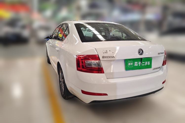 Used Skoda Octavia 2017 1.6L Automatic Front-Wheel Drive Model Rear Left 45 Deg
