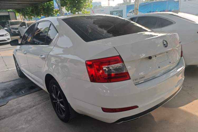 Used Skoda Octavia 2017 TSI280 DSG Smart Drive Edition Rear Left 45 Deg