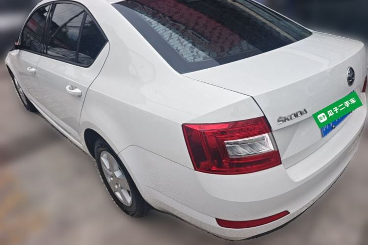 Used Skoda Octavia 2017 Classic Model 1.6L Manual Standard Edition Rear Left 45 Deg