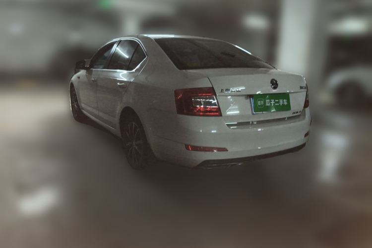 Used Skoda Octavia 2017 1.6L Automatic Chuanxing Edition Rear Left 45 Deg