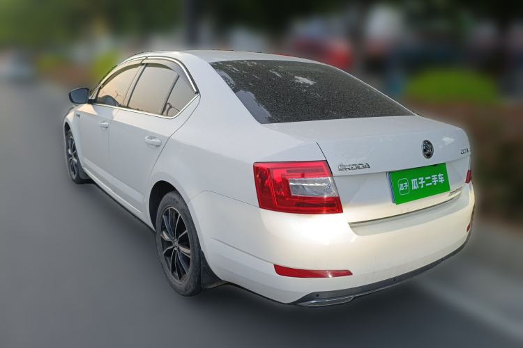 Used Skoda Octavia 2017 1.6L Automatic Smart Drive Edition Rear Left 45 Deg