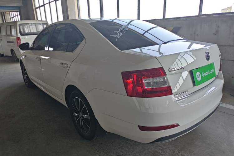 Used Skoda Octavia 2017 TSI280 DSG Smart Drive Edition Rear Left 45 Deg
