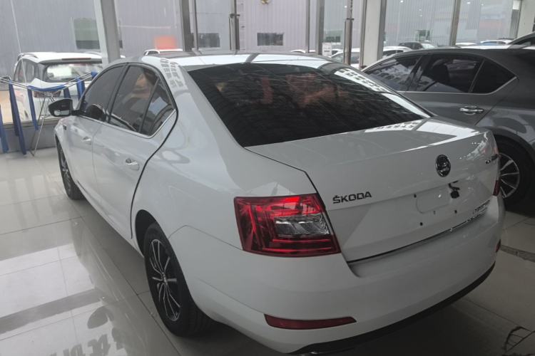 Used Skoda Octavia 2017 1.6L Automatic Smart Drive Edition Rear Left 45 Deg