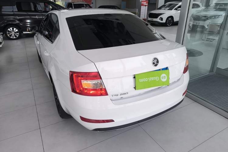 Used Skoda Octavia 2017 TSI280 DSG Smart Drive Edition Rear Left 45 Deg