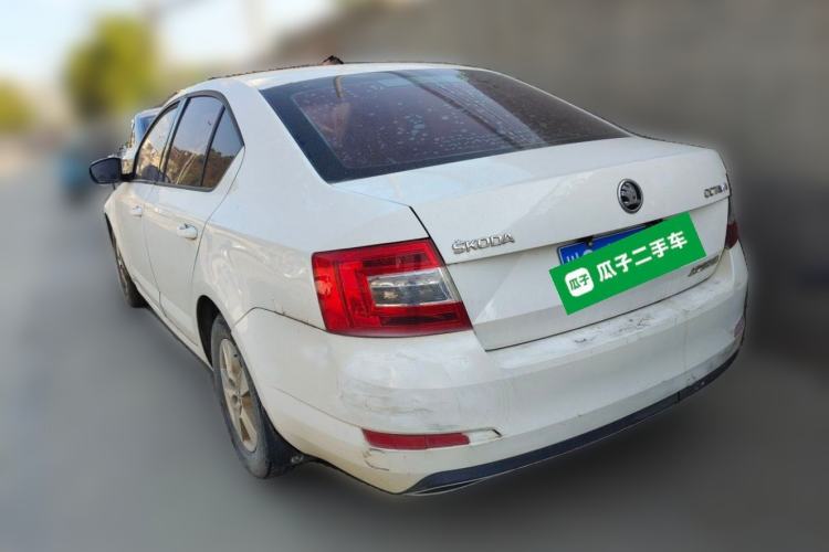 Used Skoda Octavia 2017 Classic Model 1.6L Manual Standard Edition Rear Left 45 Deg
