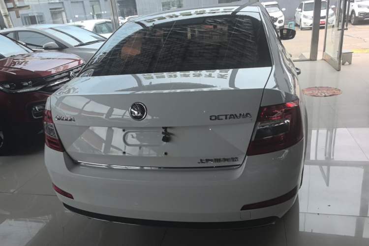 Used Skoda Octavia 2017 1.6L Automatic Smart Drive Edition Rear