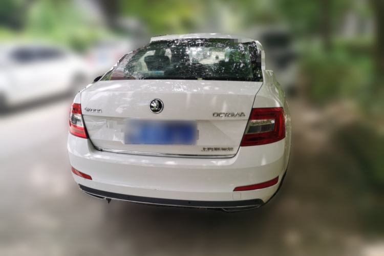 Used Skoda Octavia 2017 Classic Model 1.6L Manual Comfort Edition Rear