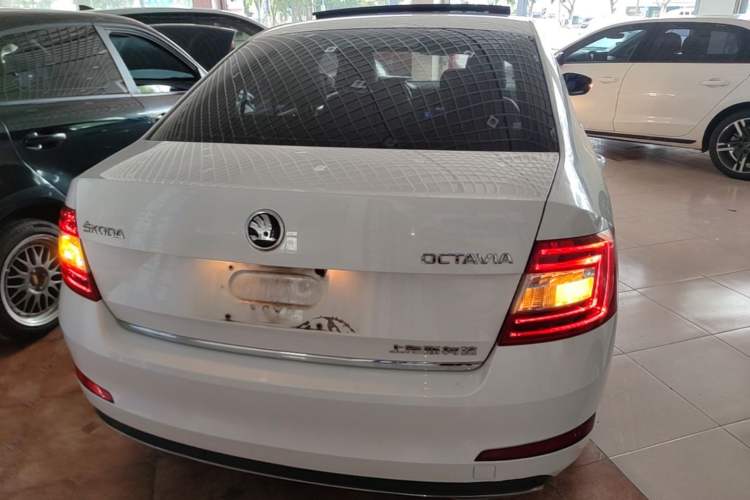 Used Skoda Octavia 2017 1.6L Automatic Smart Drive Edition Rear
