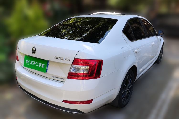 Used Skoda Octavia 2017 1.6L Automatic Smart Drive Edition Rear Right 45 Deg
