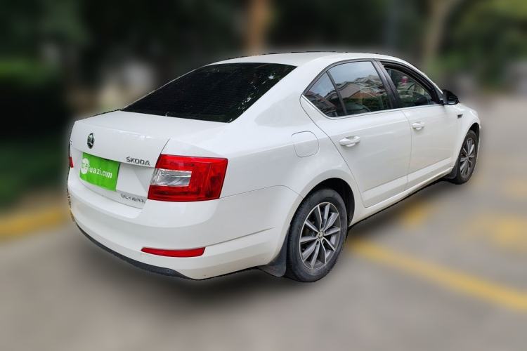 Used Skoda Octavia 2017 1.6L Automatic Chuanxing Edition Rear Right 45 Deg