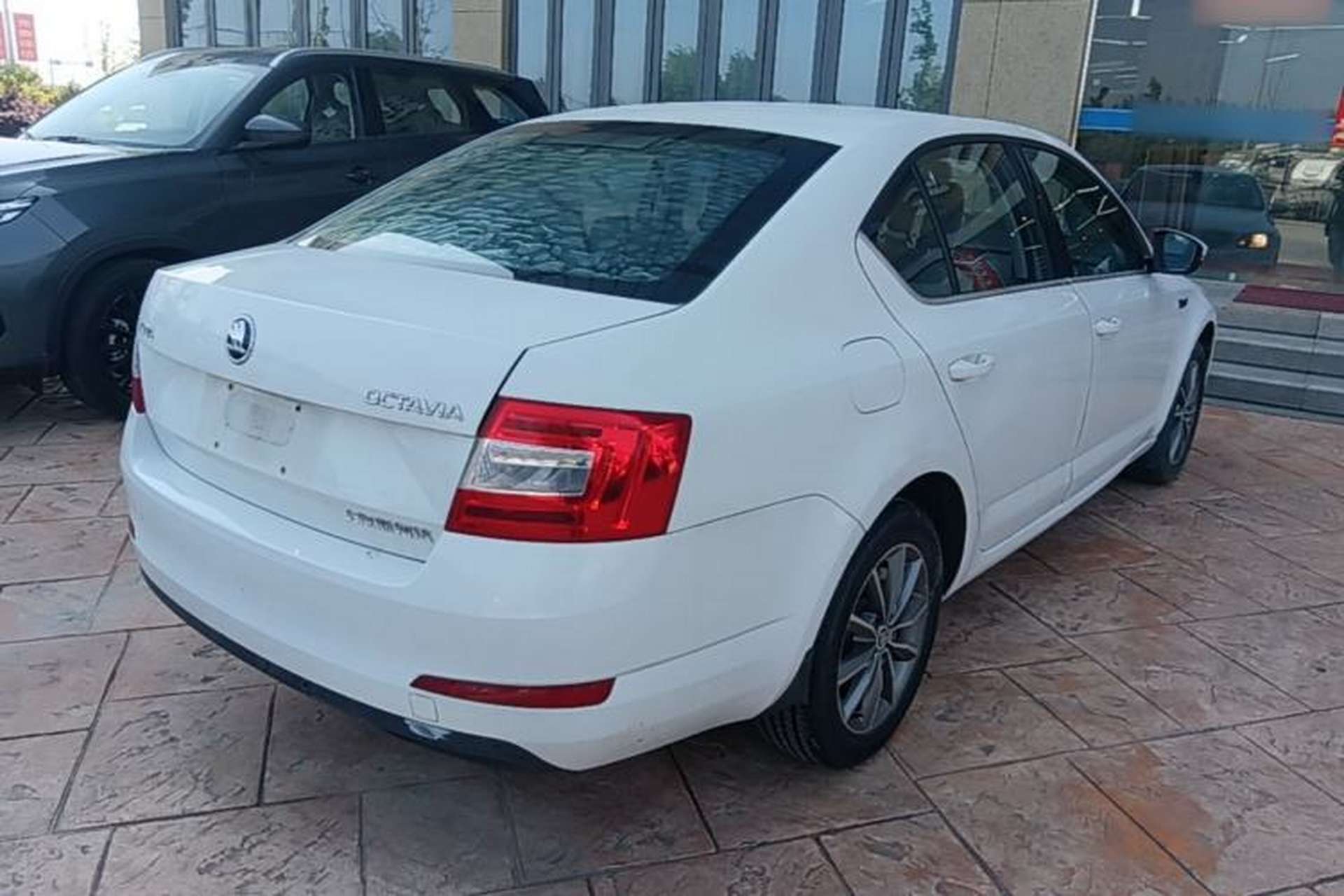 Used Skoda Octavia 2017 1.6L Automatic Chuanxing Edition Rear Right 45 Deg