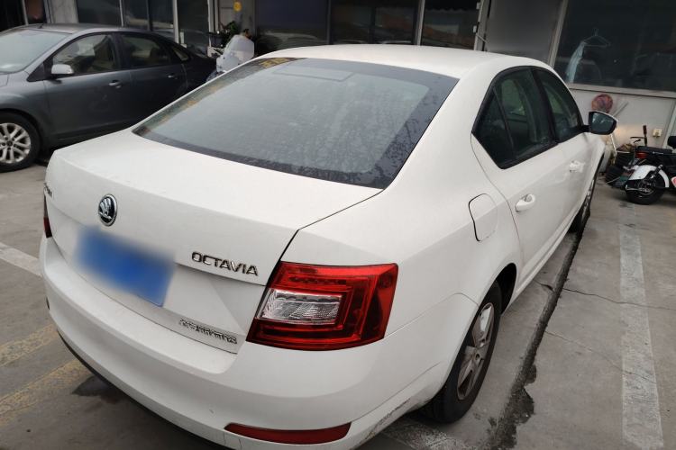 Used Skoda Octavia 2017 Classic Model 1.6L Automatic Standard Edition Rear Right 45 Deg