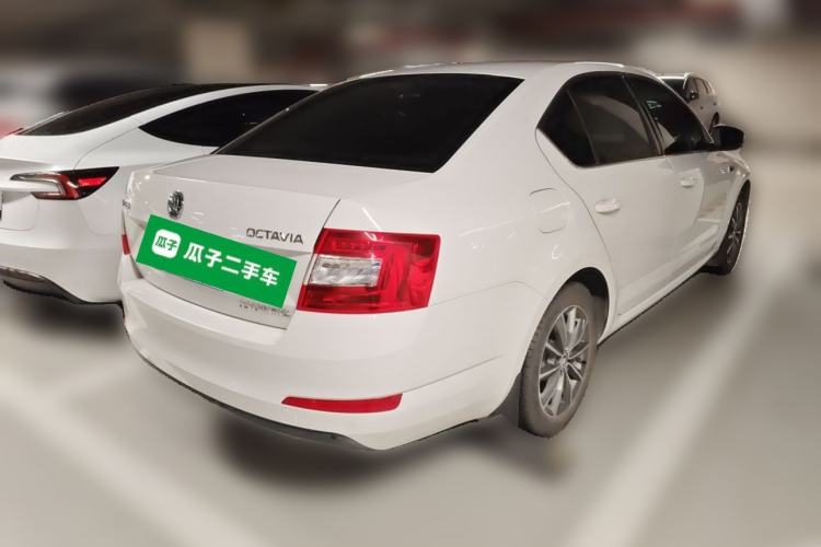Used Skoda Octavia 2017 1.6L Automatic Chuanxing Edition Rear Right 45 Deg