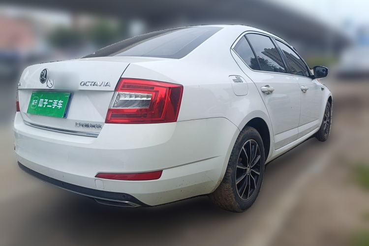 Used Skoda Octavia 2017 1.6L Manual Smart Drive Edition Rear Right 45 Deg