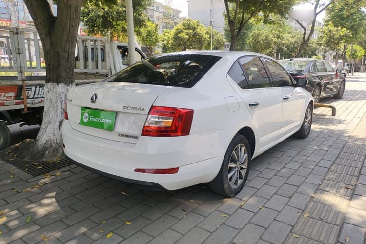 Used Skoda Octavia 2017 Classic Model 1.6L Manual Comfort Edition Rear Right 45 Deg