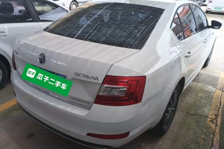 Used Skoda Octavia 2017 1.6L Automatic Smart Drive Edition Rear Right 45 Deg