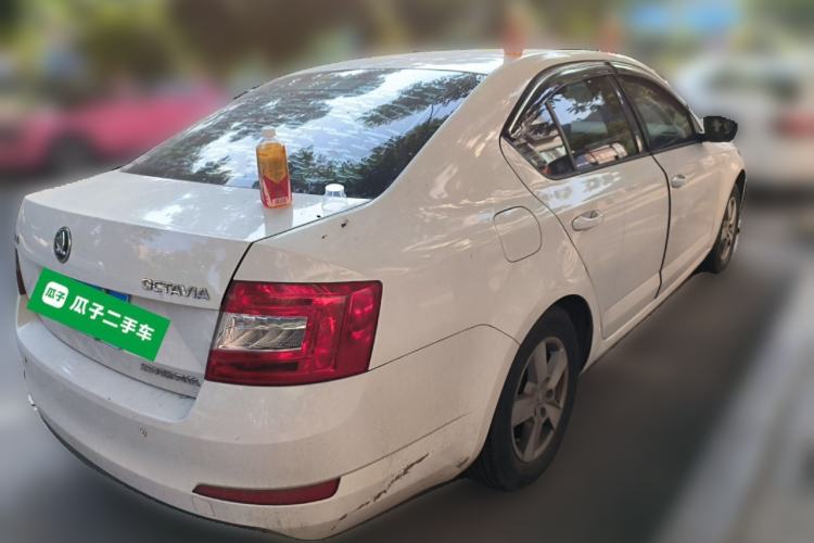 Used Skoda Octavia 2017 Classic Model 1.6L Automatic Standard Edition Rear Right 45 Deg