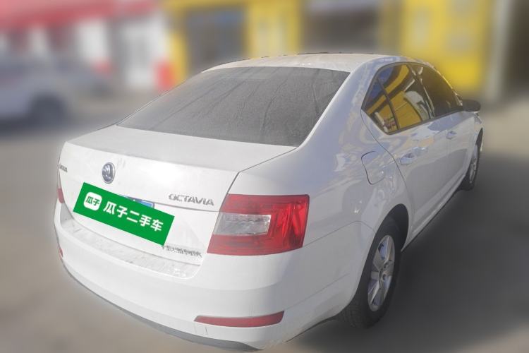 Used Skoda Octavia 2017 Classic Model 1.6L Automatic Standard Edition Rear Right 45 Deg