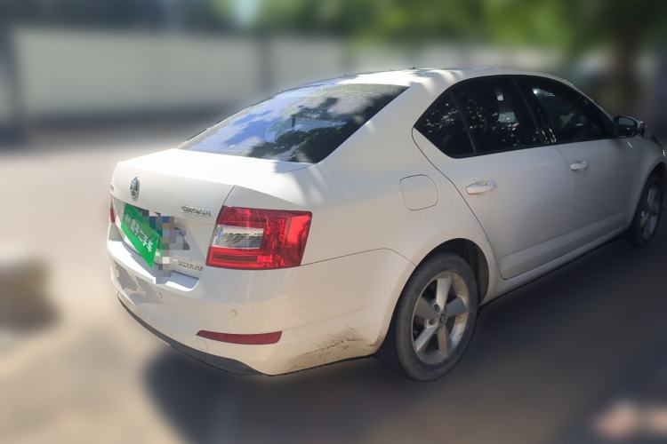 Used Skoda Octavia 2017 1.6L Automatic Front-Wheel Drive Model Rear Right 45 Deg