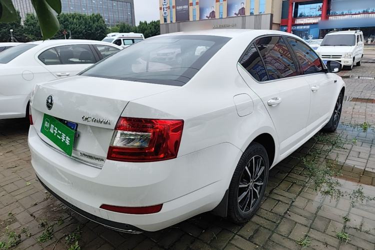 Used Skoda Octavia 2017 1.6L Automatic Smart Drive Edition Rear Right 45 Deg